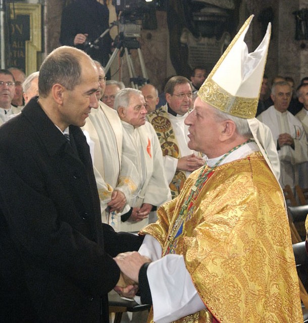 Janez Janša in Franc Rode. Rode je pri Janši posredoval za italijanski Grassetto, ki je pri nas gradil predor pod Trojanami.