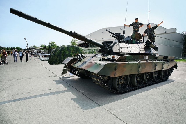 Tanki T-55 so po temeljiti in dragi prenovi v nekaj letih romali na smetišče zgodovine in so zdaj konzervirani.
