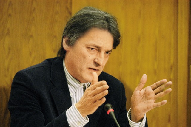 Uravnoteženi Vasko Simoniti, minister za kulturo