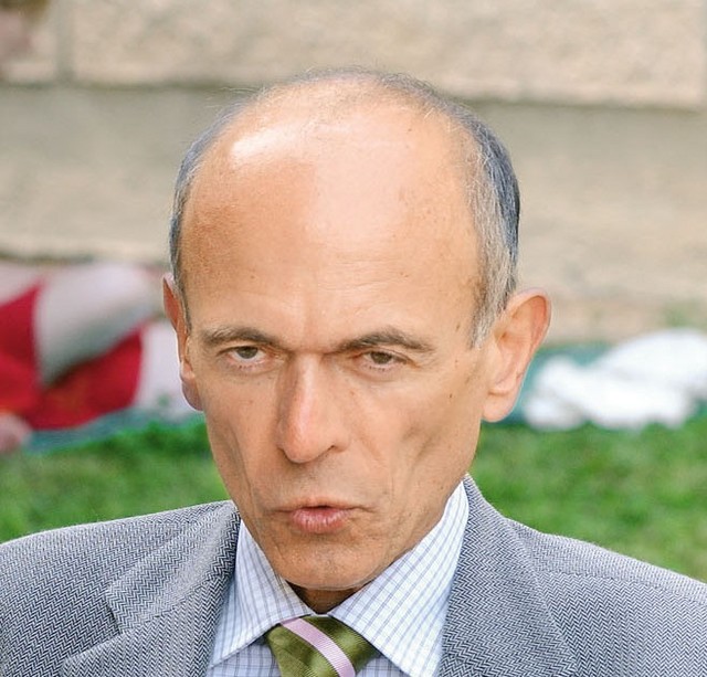 <B>Janez Drnovšek</B> v Jani: 'Če imate možnost dobiti boljšo službo, jo vzemite. Če pa ne, se ogradite z zaščitnim pasom pozitivne energije. Nič vam ne bo moglo do živega. Stresite proč vse slabe misli, vso jezo, vse skrbi, ki vas mučijo. Naj vas nič ne vrže iz tira. In videli boste, počasi se bodo začele stvari spreminjati. Negativci okrog vas se bodo začeli spreminjati. Začeli se bodo zavedati. Postali bodo bolj človeški.'