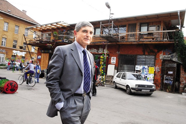 Jožef Kunič, kandidat LDS, na Metelkovi