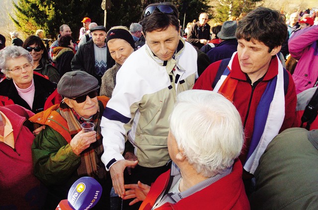 Bivši in bodoči: Borut Pahor in Milan Kučan v Dražgošah