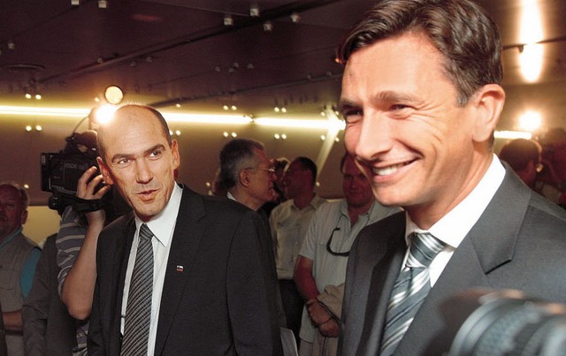 Zamenjava na vrhu. Janez Janša in Borut Pahor.