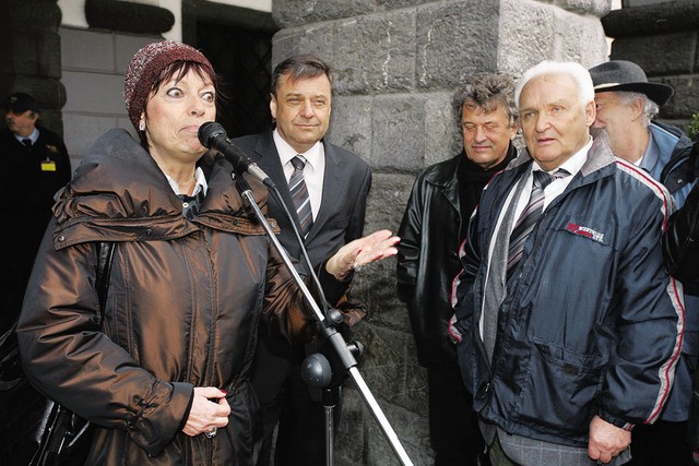 Tudi Manca Košir je proti