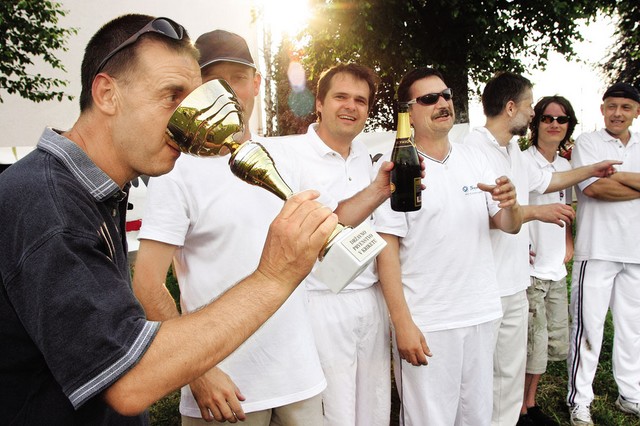 Proslavljanje prvih slovenskih državnih prvakov, moštva Mežica KK