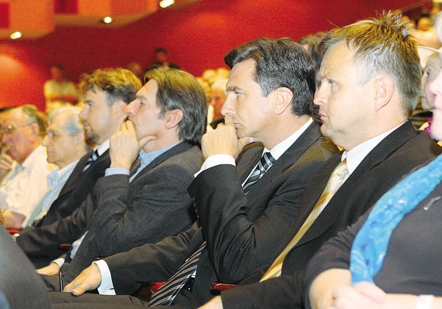 Sproščeni Jože Možina, Vasko Simoniti, Borut Pahor in Marko Pogorevc