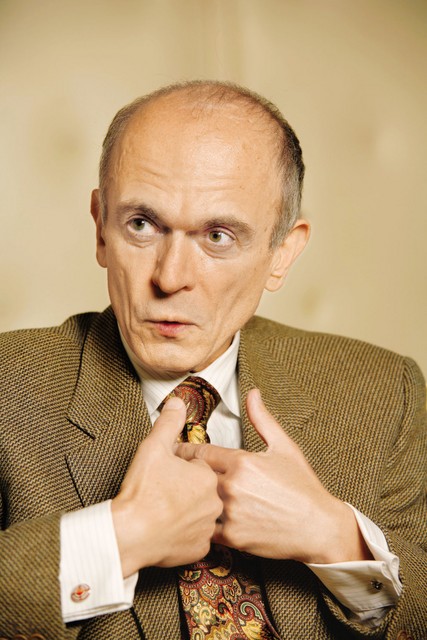Drnovškovo izjavo iz intervjuja v Mladini je iz konteksta vzela revija Demokracija, ki je na svojih oglasih objavila samo tisti del njegovega citata o medijski situaciji v Sloveniji, ki pravi: '<I title=