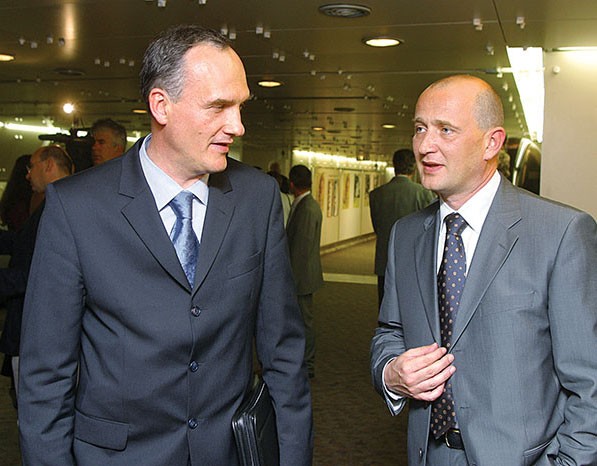 Matjaž Gantar, vodja KD Group, je nedavno nezadovoljen izstopil iz vladnega strateškega sveta, sedaj vodi gospodarski odbor LDS.