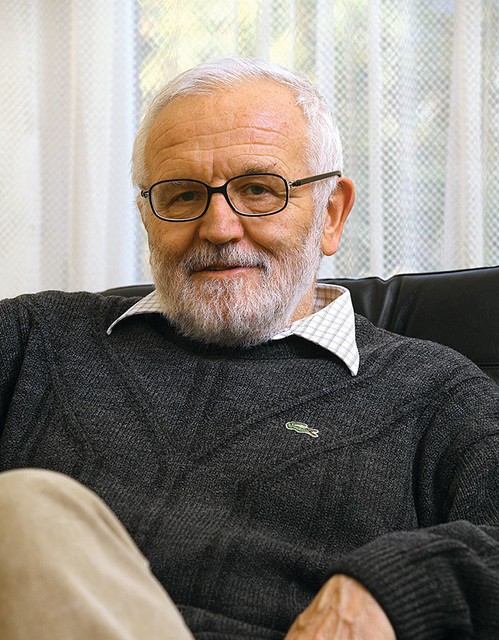 Dr. Jože Mencinger, EIPF: 'Moč vlade se precenjuje. Podobno 'kriva' kot za inflacijo je bila tudi za gospodarsko rast; tam se 'zaslugam' ni hotela odreči, 'zaslugam' za inflacijo pa bi se gotovo rada odpovedala. Sam mislim, da ni veliko 'kriva' ne za prvo ne za drugo.'