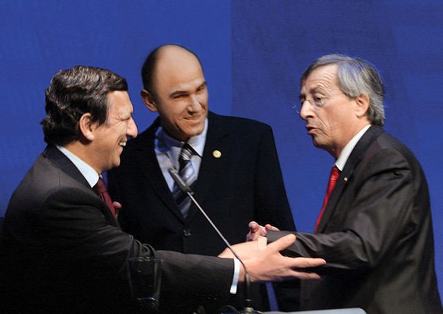 Skupaj bo šlo: Jose Manuel Barroso, predsednik evropske komisije, Janez Janša in Jean Claude Juncker, predsednik vlade Luksemburga