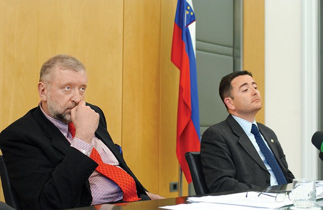 Dimitrij Rupel, minister za zunanje zadeve, in Miha POgačnik, njegov sodelavec na ministrstvu in novogoriški EPF