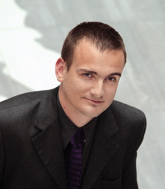 Domen Zavrl, nekdanji čudežni deček SDS in lastnik podjetja Partner Fin, katerega prihodki so se med letoma 2004 in 2006 povečali za 22-krat