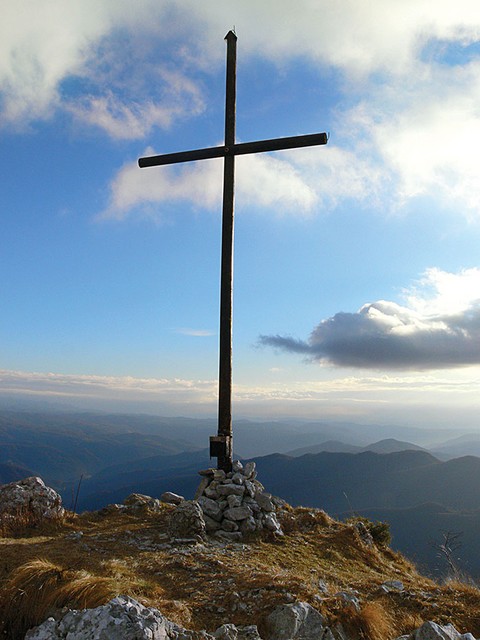 Znamenje na Mrzlem Vrhu nad Tolminom