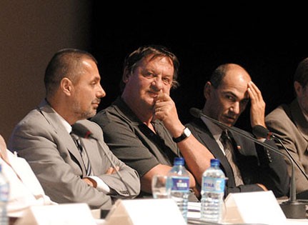 Tine Hribar med Petrom Jambrekom in Janezom Janšo na ustanovitvi Zbora za republiko v Cankarjevem domu, 23. junija 2004