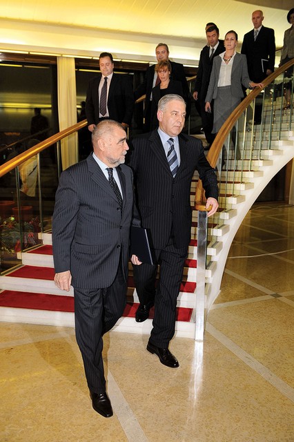 Hrvaški predsednik Stipe Mesić in stari novi premier Ivo Sanader