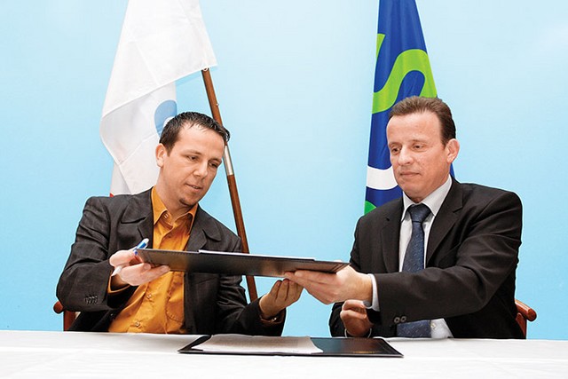 Podpis pogodbe o sodelovanju med SMS in SLS 