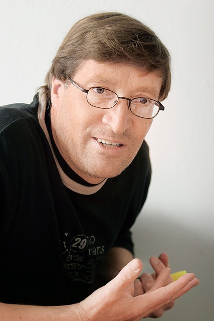 Dr. Božo Repe, zgodovinar, profesor na Univerzi v Ljubljani. Besedilo je bilo objavljeno v zborniku Pet minut demokracije, ki ga je izdala Liberalna akademija.