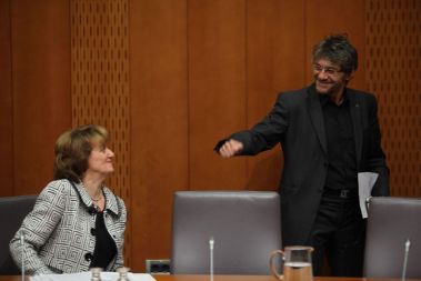 Kandidatka za ministrico, pristojno za lokalno samoupravo in regionalni razvoj, Duša Trobec Bučan se je predstavila pred pristojnim parlamentarnim odborom. Bogdana Baroviča iz SNS je očitno prepričala.