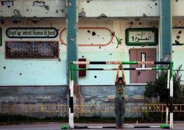 East or west home is best: Palestinec v poletni šoli, ki jo organizira Hamas.