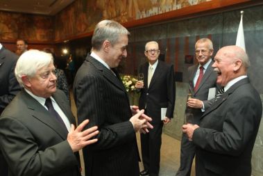 Slavnostna seja ob 20. obletnici prvih povojnih večstrankarskih volitev: nekdanji predsednik RS Milan Kučan, minister za proavosodje Aleš Zalar, nekdanji pravosodni minister Lovro Šturm, predsednik ustavnega sodišča Jože Tratnik in nekdanji predsednik Skupščine RS France Bučar