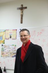 Igor Lukšič, minister za šolstvo in šport na službeni poti v župnišču v Dolu pri Ljubljani, kjer so priredili slavnostni sprejem odlični smučarski tekačici Petri Majdič