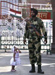 Mejni prehod Wagah na indijsko-pakistanski meji   