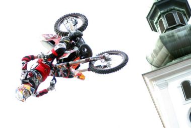 Red Bull x-Fighters na Glavnem trgu v Mariboru