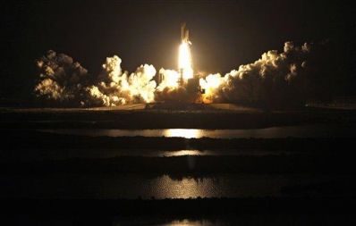 Endeavour se je še enkrat odlepil od zemlje in poletel v vesolje. 