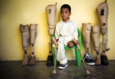 Med skoraj deset tisočimi, ki vsako leto zaradi min ostanejo brez ene ali obeh nog, je žal vse več tudi otrok.
