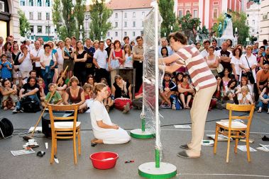 Sedemnajst trenutkov pomladi na festivalu Ana Desetnica