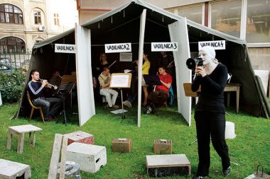 Študentje Akademije za glasbo so na Triadi ponazorili, kako vadijo v sedanjih prostorih akademije