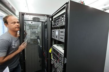 Matjaž Kragelj, ki je odgovoren za celovite informacijske rešitve v oddelku za digitalno knjižnico