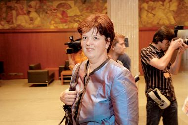 Marjetka Uhan iz Nove Slovenije, predsednica parlamentarnega odbora za kmetijstvo, prodaja fitofarmacevtska sredstva.