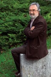 Dr. Darko Štrajn je filozof, ki je zaposlen na Pedagoškem inštitutu v Ljubljani. Nekoč je bil eden od vodilnih posameznikov študentskega gibanja, ki je maja 1971 zasedlo Filozofsko fakulteto. 