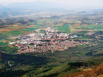 Širjenje Ajdovščine proti sredini Vipavske doline, kjer teče primorska hitra cesta