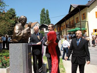 Odkritje doprsnega kipa Vekoslava Grmiča v Svetem Juriju ob Ščavnici, 22. junija 