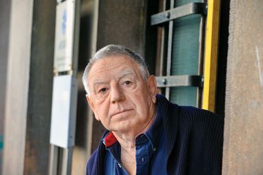 /media/www/slike.old/mladina/komentarnovoletnaduan_jovanovi_b5.jpg