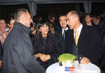 Boris Popovič, prvi nadzornik Luke Koper z Janezom Janšo. V ozadju Robert Časar.