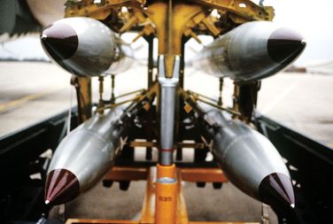 Štiri jedrske bombe tipa b-61