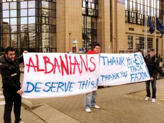 Zahvalni transparent za Tanjo Fajon