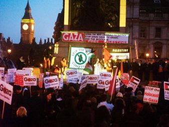 Protest zoper odločitev BBC-ja