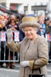 Njeno veličanstvo - kraljica Elizabeta II.