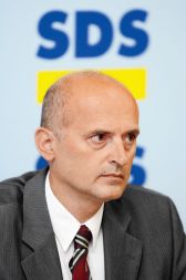 Dimitrij Kovačič - najprej poslanec, sedaj Zverov asistent