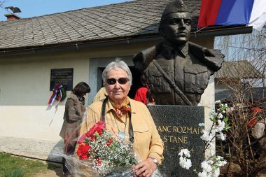 Dr. Zora Konjajev, instrumentarka pri operaciji Franca Rozmana Staneta