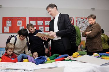 Minister za šolstvo Igor Lukšič med obiskom waldorfske šole v Ljubljani