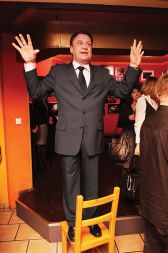 SREČANJE FOTOGRAFOV ENOOKI 2008, KLUB DAKTARI: PLES PO STOLIH