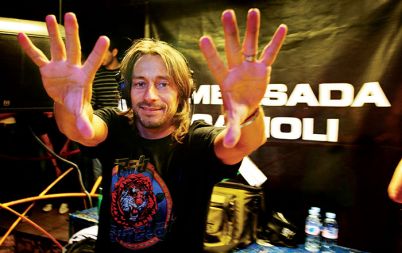 BOB SINCLAIR V AMBASADI GAVIOLI 