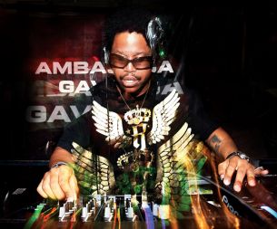 DJ FELIX DA HOUSECAT V AMBASADI GAVIOLI: FELIX