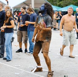 METAL MANIA, KOMEN  