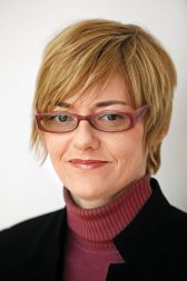 Barbara Orel, gledališka kritičarka in teoretičarka ter docentka na AGRFT